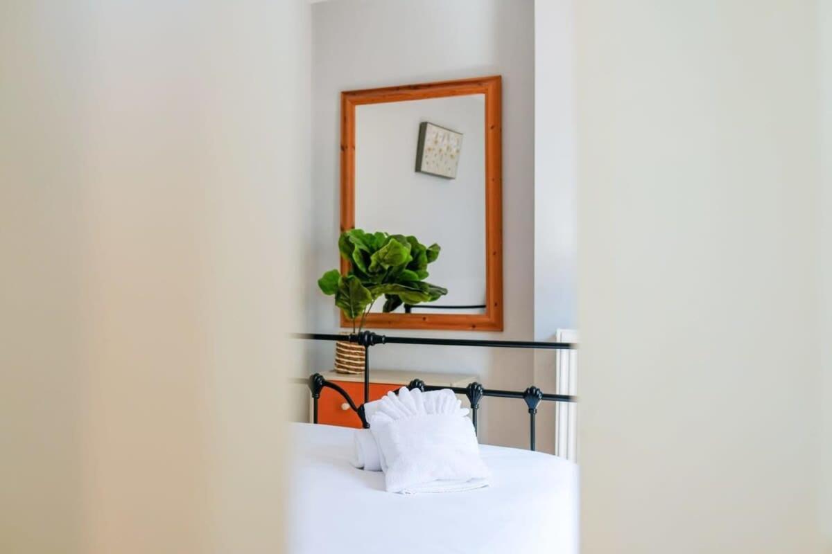 North Street - 2 Bedroom Apartment - Hopewell بريستول المظهر الخارجي الصورة